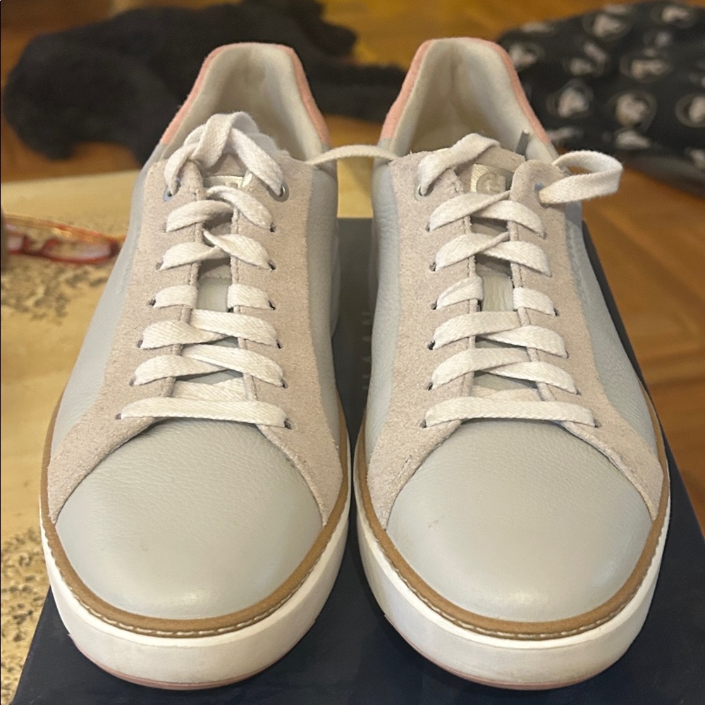 Cole Haan Grand Topspin women's sneaker size 9.